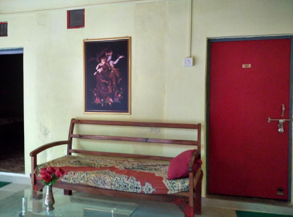 Radha Krishna Home Benares Buitenkant foto