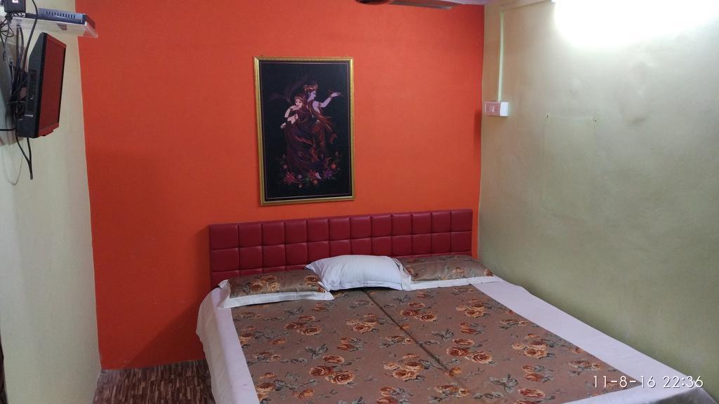 Radha Krishna Home Benares Buitenkant foto