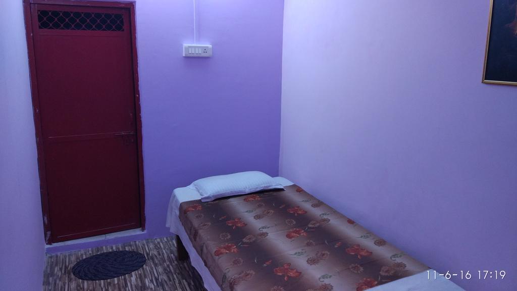 Radha Krishna Home Benares Buitenkant foto
