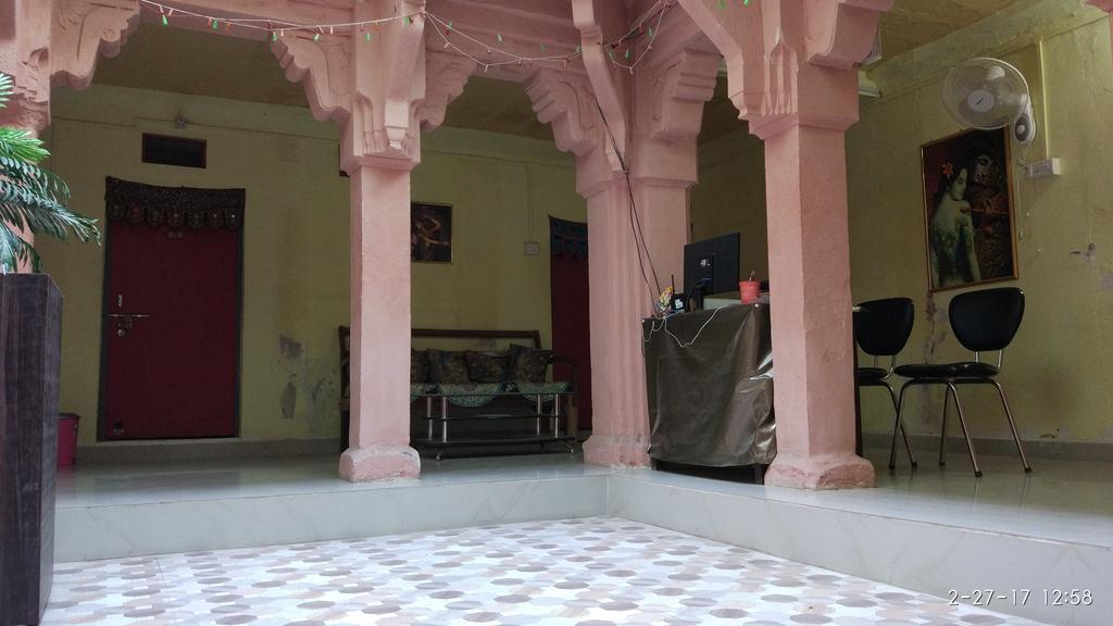 Radha Krishna Home Benares Buitenkant foto