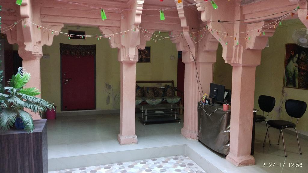 Radha Krishna Home Benares Buitenkant foto