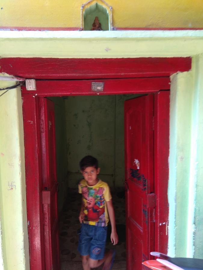 Radha Krishna Home Benares Buitenkant foto
